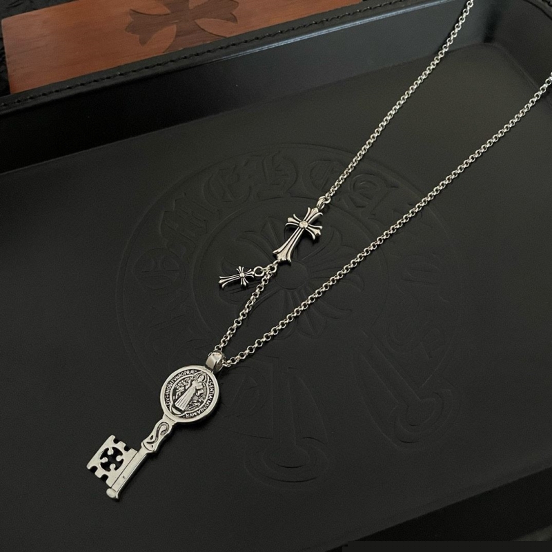 Ch**me He**ts necklaces
